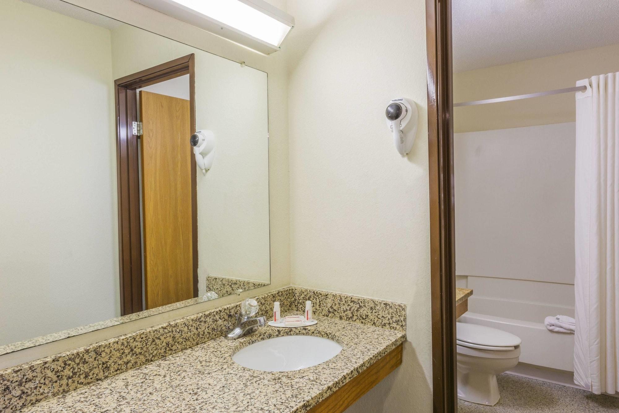Hotel Super 8 By Wyndham - Poconos