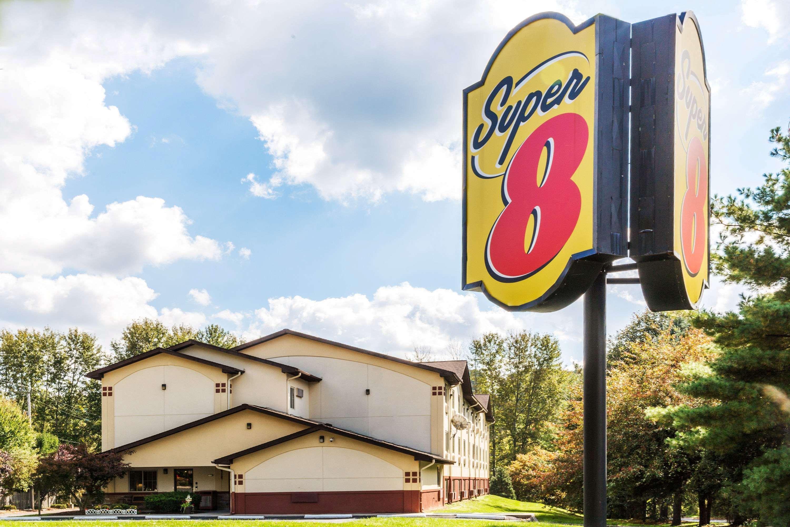 Hotel Super 8 By Wyndham - Poconos East Stroudsburg