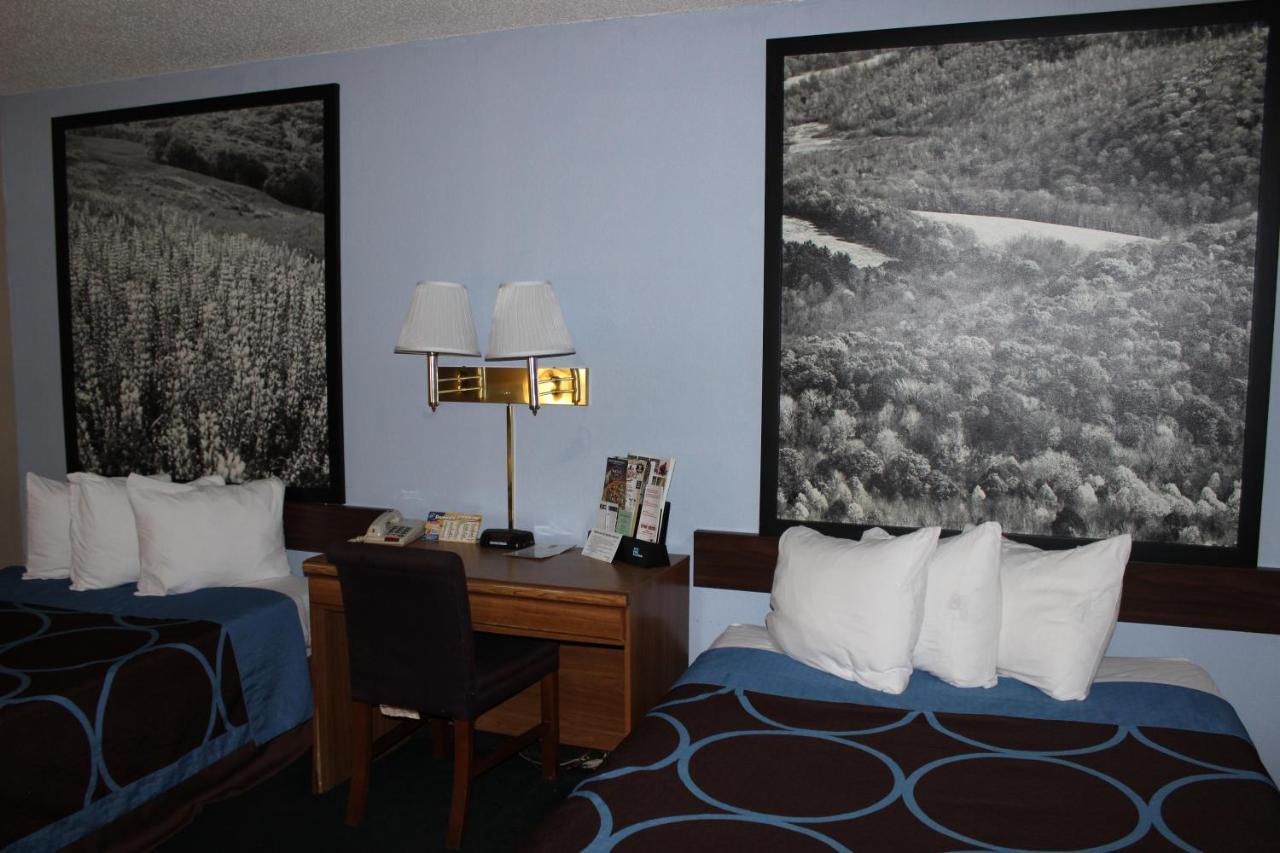 Super 8 By Wyndham - Poconos Hotel 2*