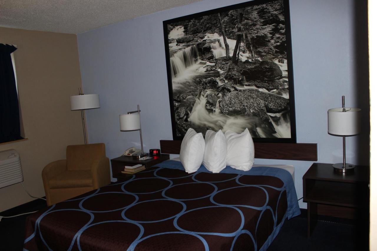 Super 8 By Wyndham - Poconos Hotel