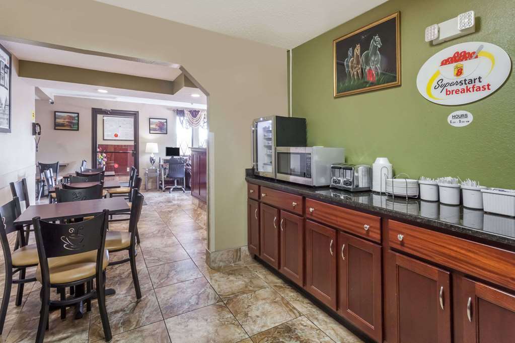 Hotel Super 8 By Wyndham - Poconos 2*